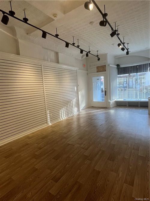 231 Fifth Ave, Pelham, NY, 10803-1505 | Card Image