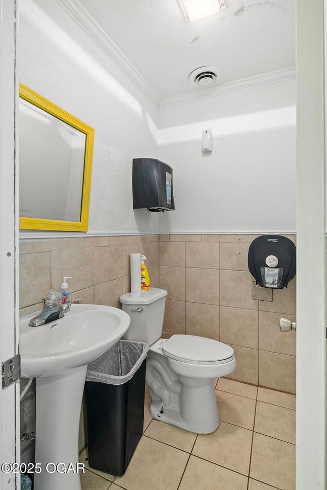 1300 N Main St, Home with 0 bedrooms, 0 bathrooms and null parking in South West City MO | Image 8