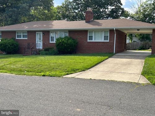 4901 Braymer Ave, SUITLAND, MD, 20746-3817 | Card Image