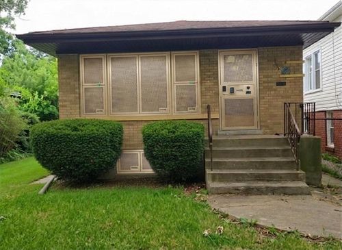 9022 S University Ave, Chicago, IL, 60619-7928 | Card Image