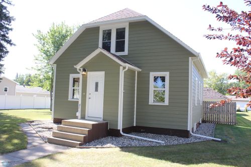 422 4th Street S, Wyndmere, ND, 58081 | Card Image