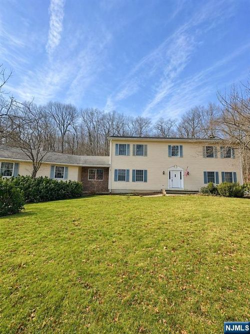 611 Snake Den Rd, West Milford, NJ, 07480-4309 | Card Image