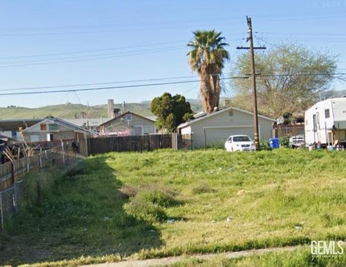 219 Woodrow St, Taft, CA, 93268-2516 | Card Image