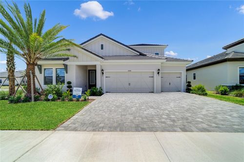 35576 Big Hawk Dr, Zephyrhills, FL, 33541-1721 | Card Image