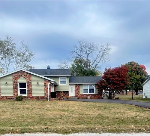 420 S Panther Dr, Lovington, IL, 61937-9102 | Card Image