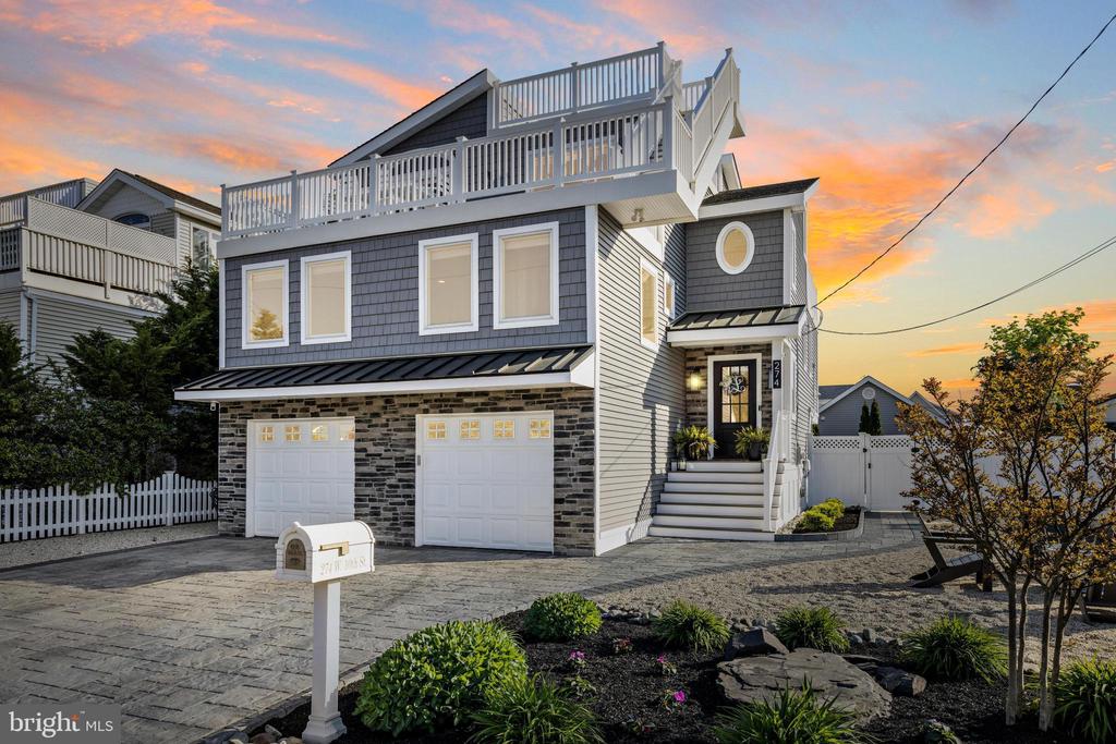 10th St, Ship Bottom, NJ 08008