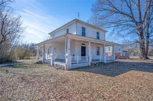507 Nottoway Ave, BLACKSTONE, VA, 23824-1613 | Card Image