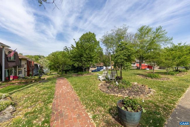 86 Woodlake Dr, Townhouse with 3 bedrooms, 2 bathrooms and null parking in CHARLOTTESVILLE VA | Image 20