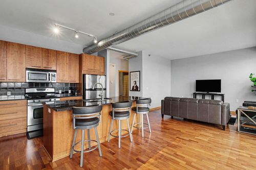 unit-410-1211 Lagoon Ave, Minneapolis, MN, 55408-3995 | Card Image