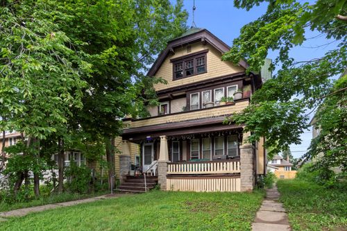 2954 N 37th St, Milwaukee, WI, 53210-1801 | Card Image