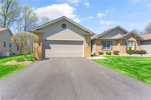 409 Pin Oak Pl, Campbell, OH, 44405-1685 | Card Image
