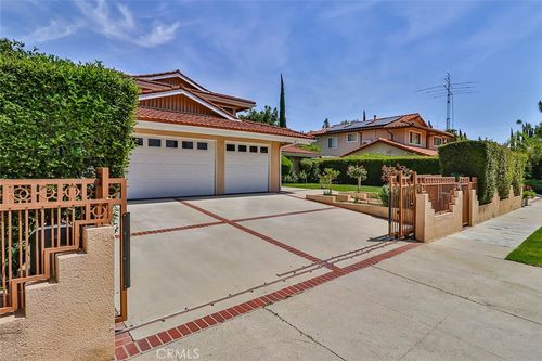 19051 Los Alimos St, Porter Ranch, CA, 91326-3053 | Card Image