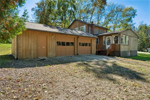 102 Jay Dr, New Alexandria, PA, 15670-2560 | Card Image