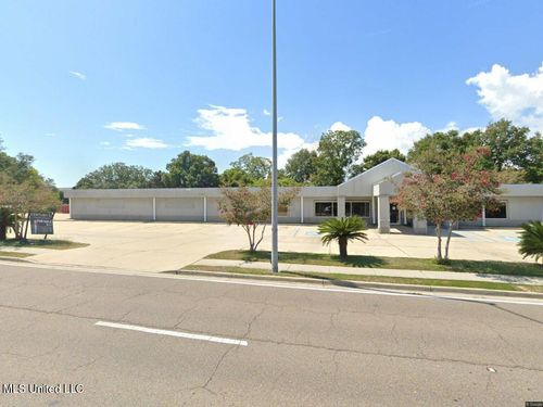 211 Beauvoir Rd, Biloxi, MS, 39531-4003 | Card Image