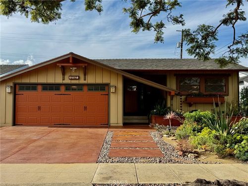 17117 S Hoover St, Gardena, CA, 90247-5815 | Card Image