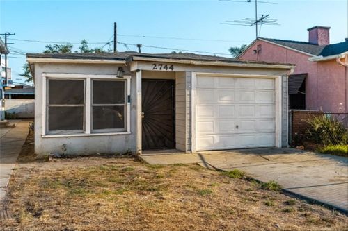 2744 E Madison St, Long Beach, CA, 90810-1528 | Card Image