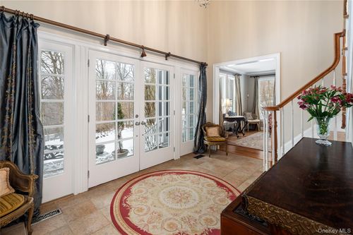 44 Scofield Rd, Pound Ridge, NY, 10576-1330 | Card Image