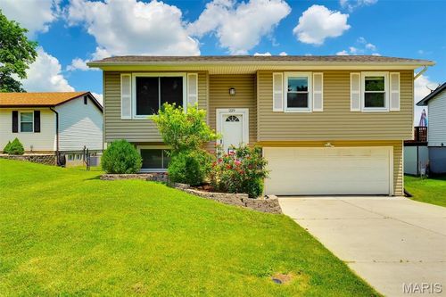 229 Stillbrook Estates Dr, Fenton, MO, 63026-6505 | Card Image