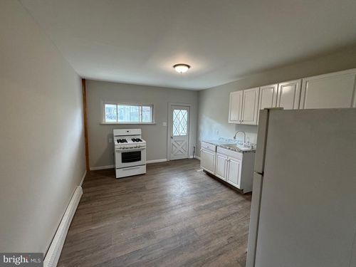 6 S Spruce St, MOUNT CARMEL, PA, 17851-2432 | Card Image