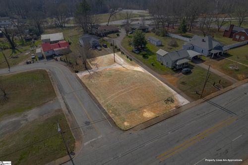 599 W Main Street, Pickens, SC, 29671 | Card Image