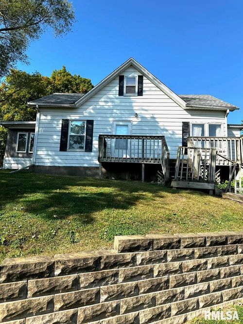 816 N 2nd St, Le Claire, IA, 52753-9657 | Card Image