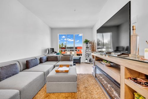 319-18811 72 Ave, Surrey, BC, V4N6W7 | Card Image