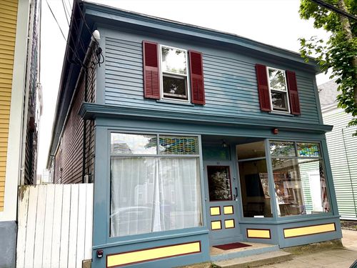 30 Bradford St, Bristol, RI, 02809-1907 | Card Image