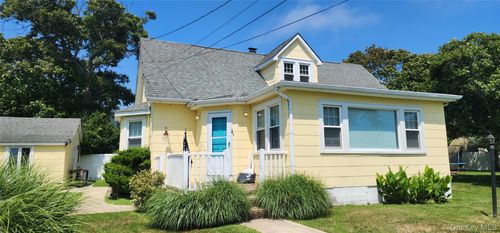 9 Babylon Rd, Mastic Beach, NY, 11951-6603 | Card Image