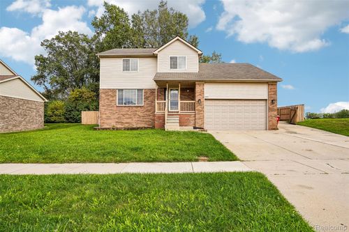 34310 Kentucky, Clinton Twp, MI, 48035-3689 | Card Image
