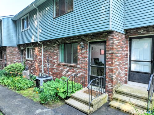 563-563 Churchill Dr, Newington, CT, 06111-4008 | Card Image