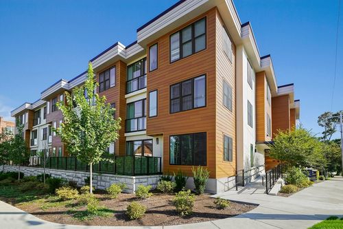 205-68 Los Angeles St, Newton, MA, 02458 | Card Image