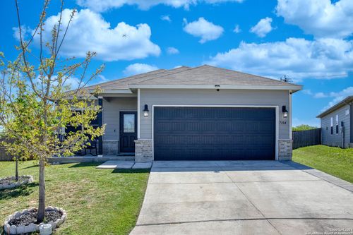 7104 Quarter Moon, Converse, TX, 78109-3825 | Card Image