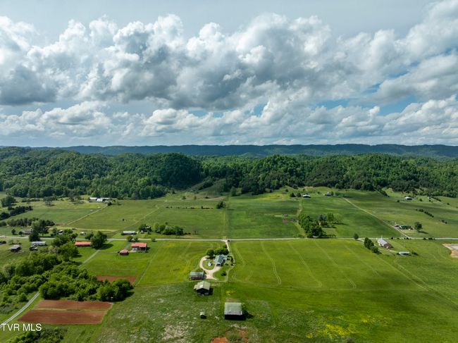 3570 Stanley Valley Rd, House other with 3 bedrooms, 2 bathrooms and null parking in Surgoinsville TN | Image 70