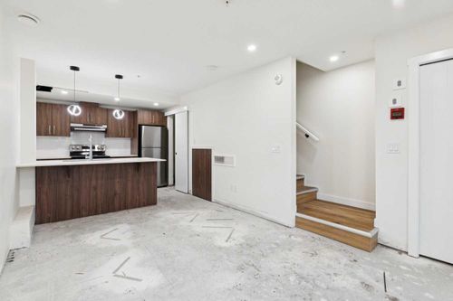 305-156 Park Street, Cochrane, AB, T4C3H3 | Card Image