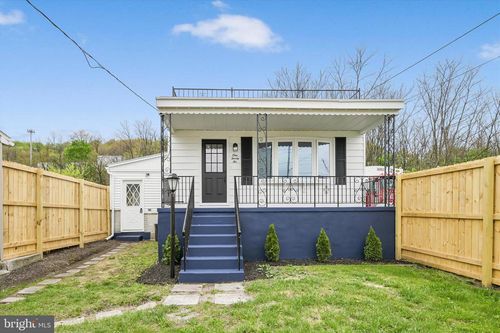 122 S 3rd St, SAINT CLAIR, PA, 17970-1209 | Card Image