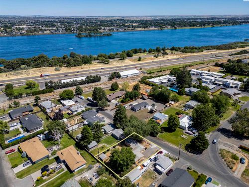 1217 N Union Street, Kennewick, WA, 99336 | Card Image