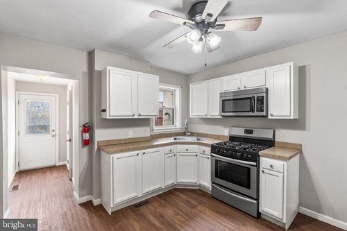 1210 E 11th St, EDDYSTONE, PA, 19022-1355 | Card Image