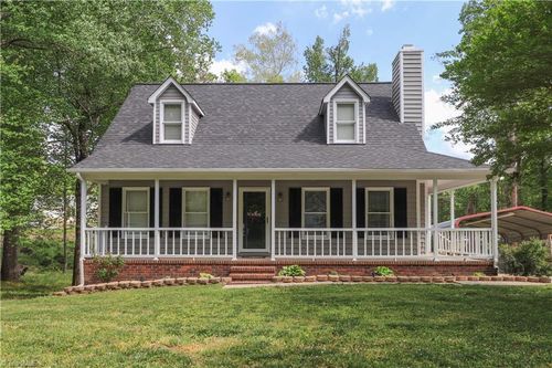 2219 Doe Run, Reidsville, NC, 27320-8300 | Card Image