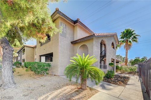 205-2606 S Durango Dr, Las Vegas, NV, 89117-2650 | Card Image