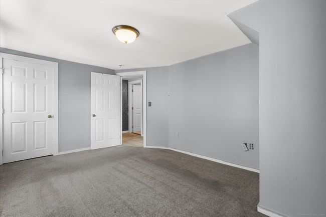 69 West St, Home with 5 bedrooms, 3 bathrooms and 2 parking in New London CT | Image 29