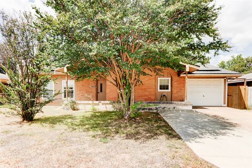 2402 Wilkes St, Bryan, TX, 77803-6025 | Card Image
