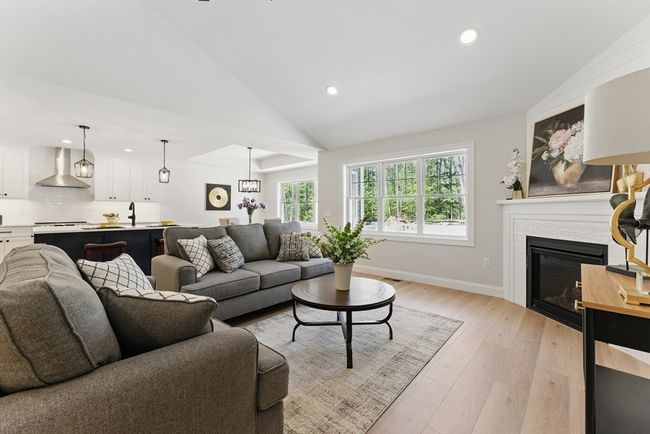 18 - 18 Nicols Way, Condo with 2 bedrooms, 2 bathrooms and 2 parking in Easthampton MA | Image 4