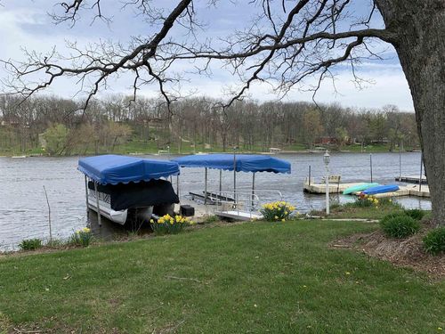 9697 N Blackhawk Dr, Edgerton, WI, 53534-8613 | Card Image