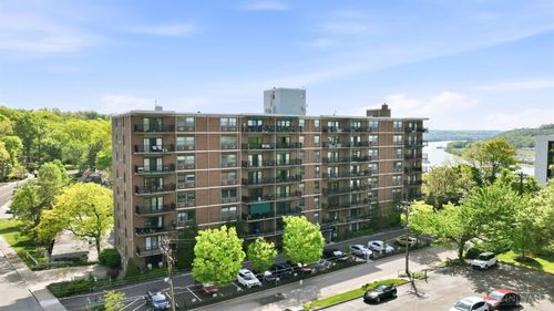 1815 William Howard Taft Rd, Cincinnati, OH, 45206-1870 | Card Image