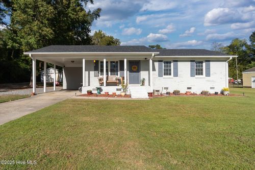 329 Mccrae St, Grifton, NC, 28530-9120 | Card Image