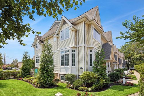 apt-8-106 Morris Ave, Rockville Centre, NY, 11570-4374 | Card Image