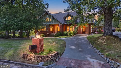760 E Tugalo St, Toccoa, GA, 30577-2138 | Card Image