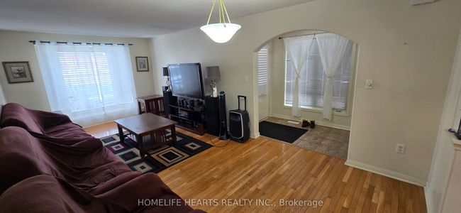 35 Triple Crown Dr, House other with 5 bedrooms, 3 bathrooms and 3 parking in Brampton ON | Image 5
