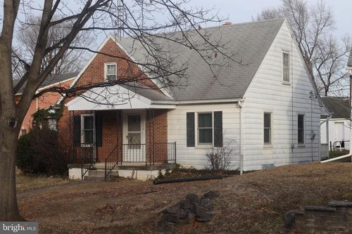 526 Pangborn Blvd, HAGERSTOWN, MD, 21742-4152 | Card Image