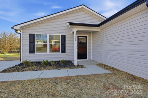 1013 Locke St, Salisbury, NC, 28144-5279 | Card Image